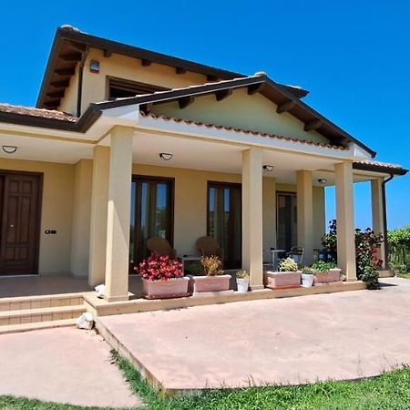 B & B Le Tre Rose Tollo 외부 사진