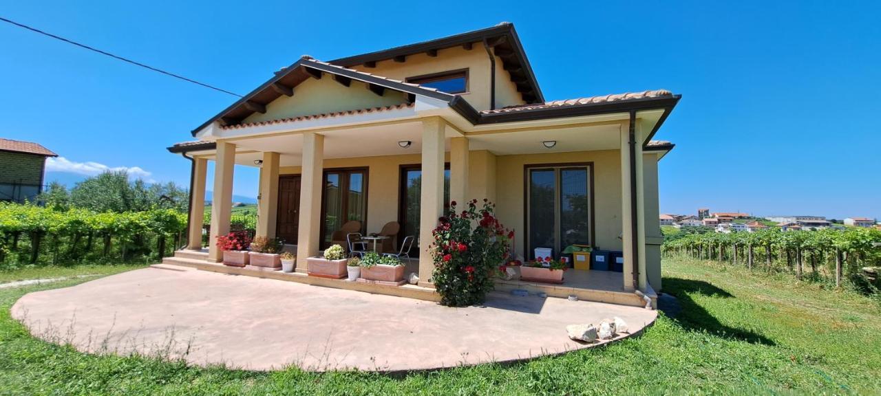 B & B Le Tre Rose Tollo 외부 사진